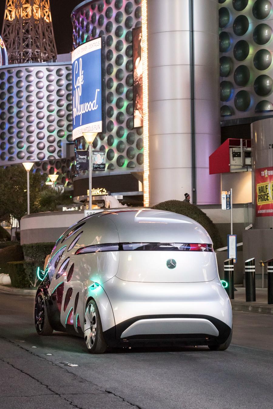  Mercedes-Benz Vision URBANETIC 2018 года  (фото 28 из 28)